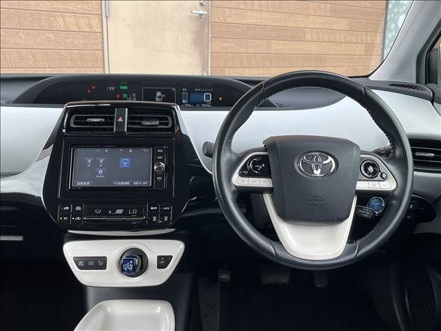 PRIUS 4WD