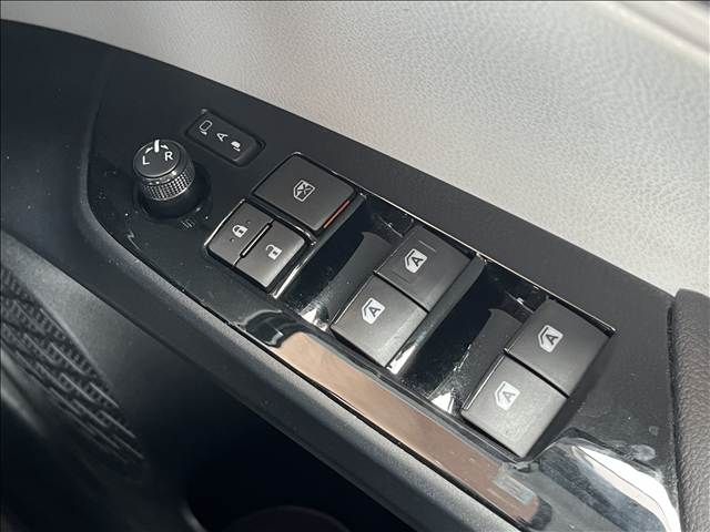 PRIUS 4WD