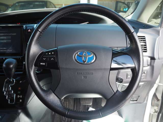 ESTIMA HYBRID 4WD