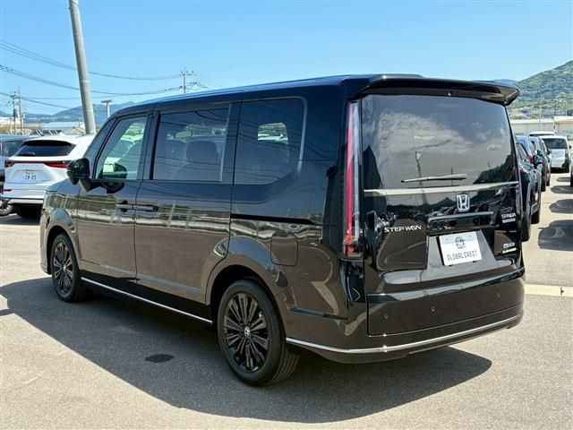 STEPWAGON e:HEV SPADA