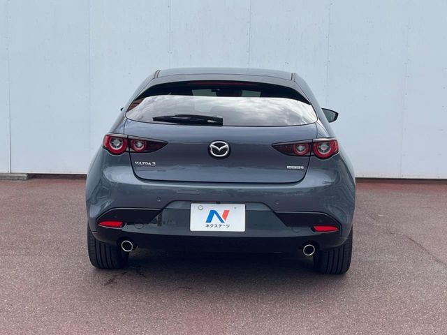 MAZDA3 FASTBACK