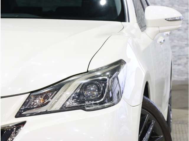 CROWN sedan