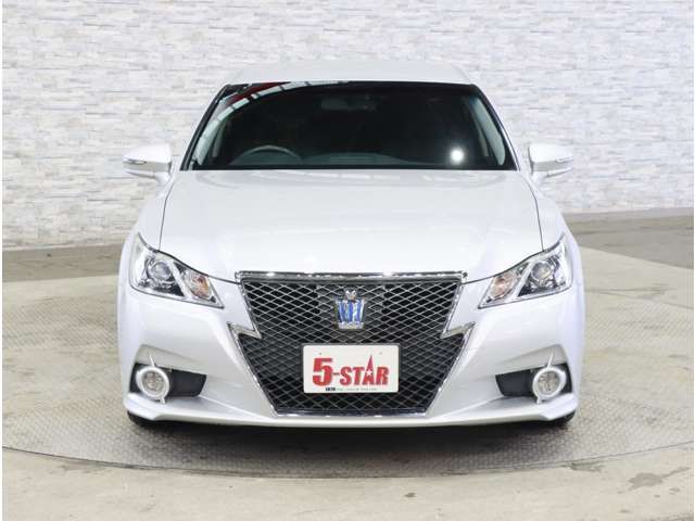 CROWN sedan hybrid