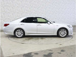 CROWN sedan hybrid