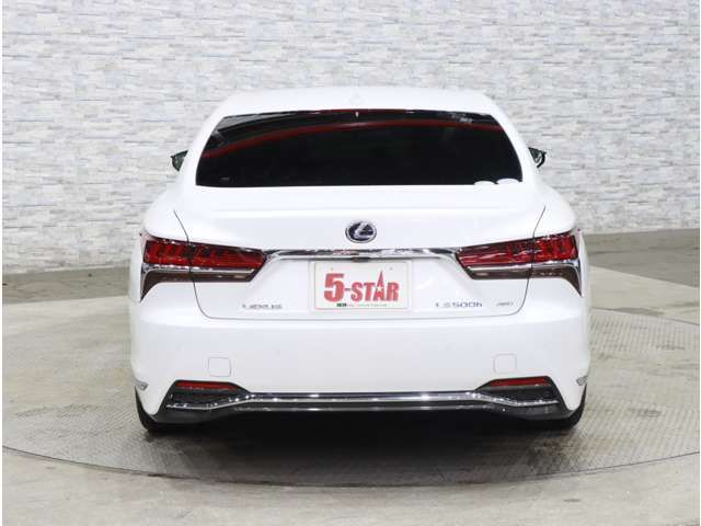 LEXUS LS500h 4WD