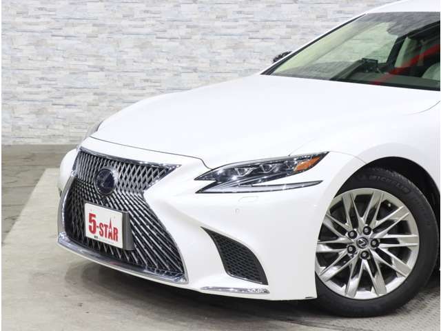 LEXUS LS500h 4WD