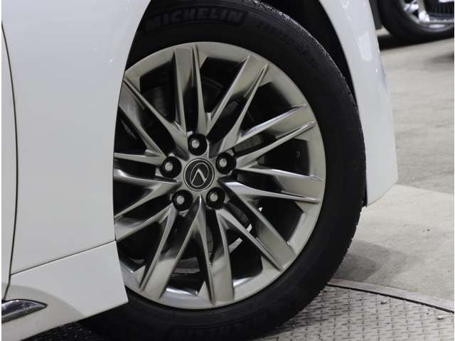 LEXUS LS500h 4WD