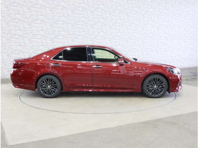 CROWN sedan