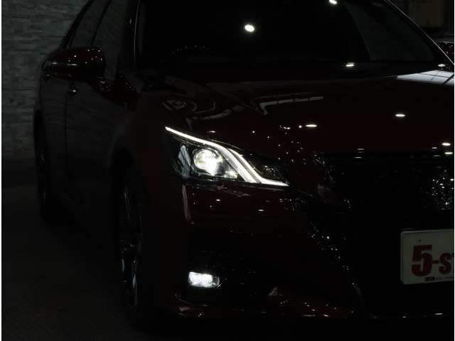 CROWN sedan