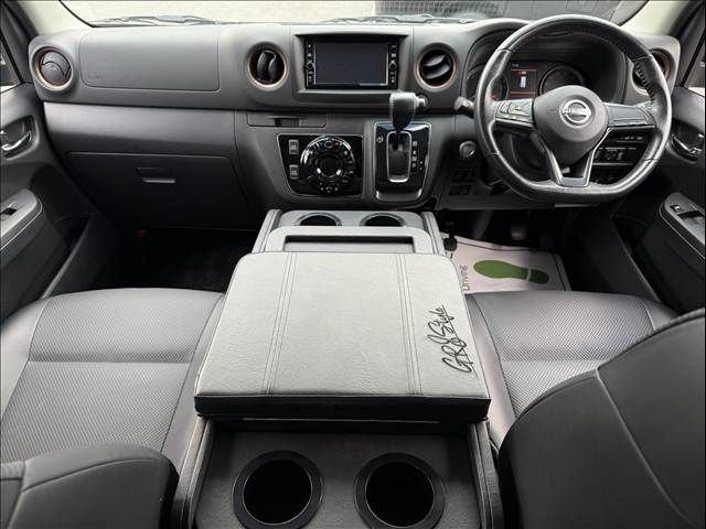 CARAVAN van 4WD