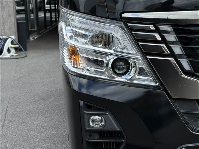 CARAVAN van 4WD