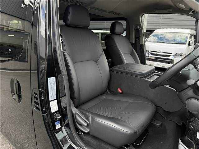 CARAVAN van 4WD