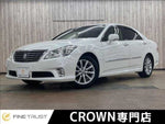 CROWN sedan