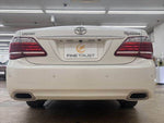 CROWN sedan