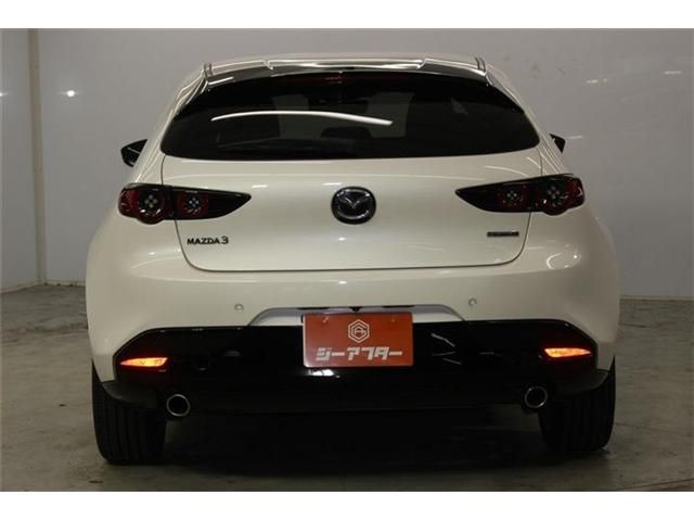 MAZDA3 FASTBACK