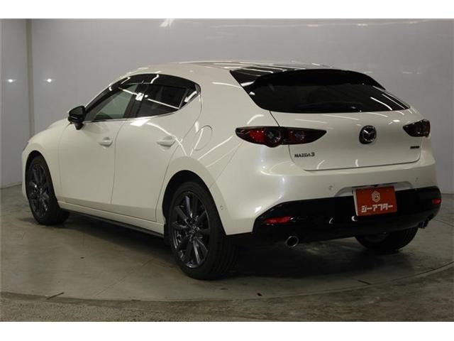 MAZDA3 FASTBACK