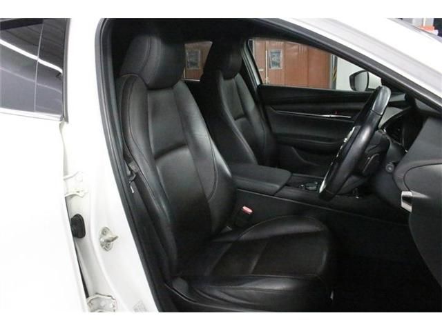 MAZDA3 FASTBACK