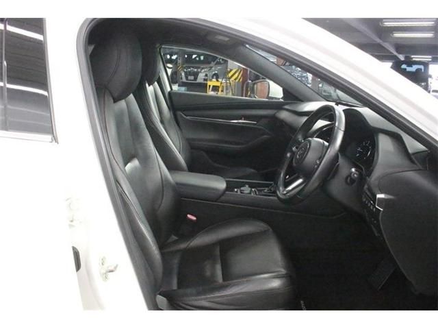 MAZDA3 FASTBACK