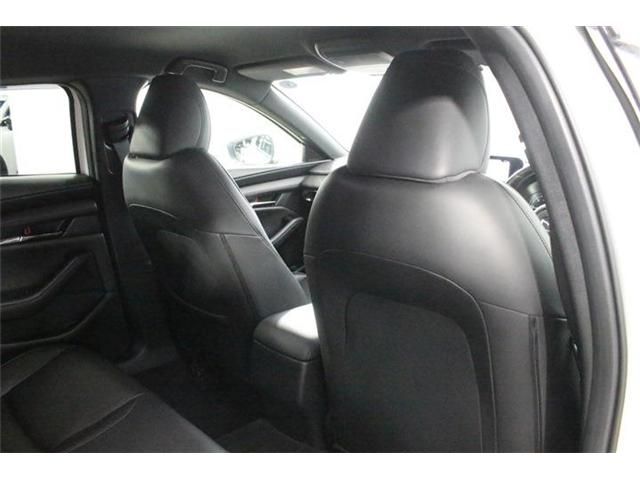 MAZDA3 FASTBACK