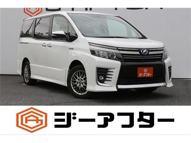 VOXY HYBRID