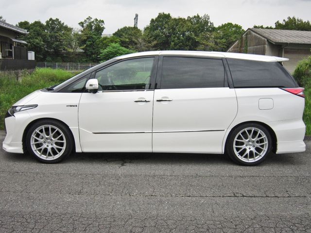 ESTIMA HYBRID 4WD