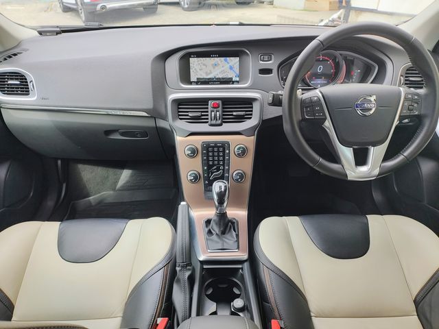 VOLVO V40 CROSS COUNTRY