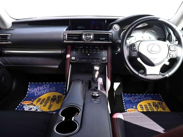 LEXUS IS200t