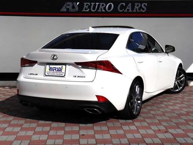 LEXUS IS200t
