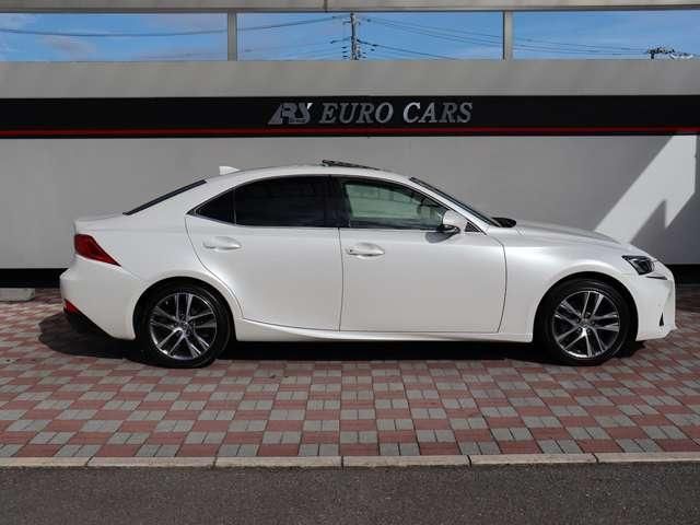 LEXUS IS200t
