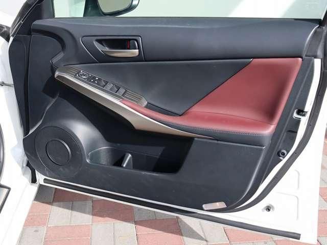 LEXUS IS200t