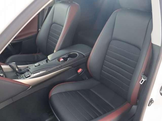 LEXUS IS200t