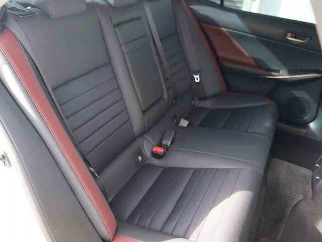 LEXUS IS200t