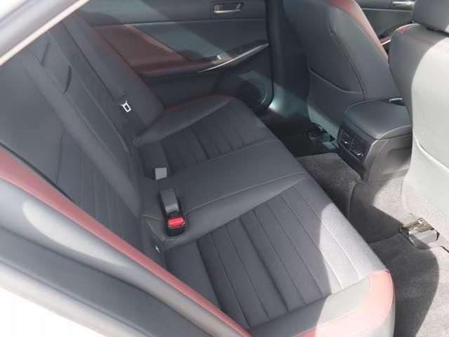 LEXUS IS200t