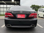 CROWN sedan
