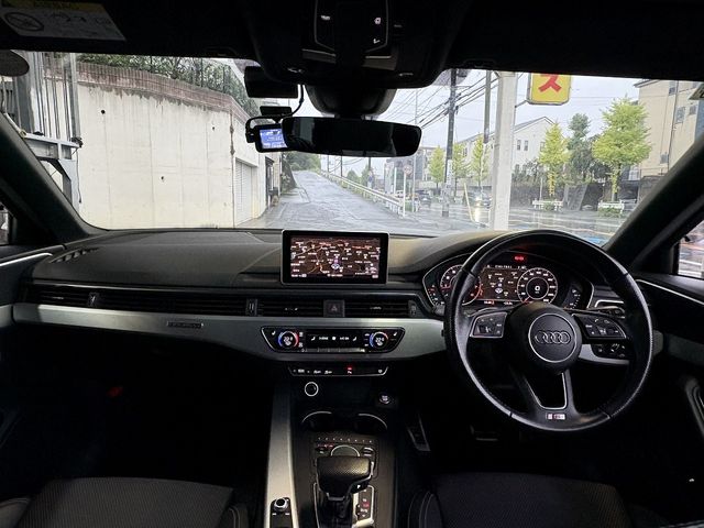 AUDI A4 AVANT