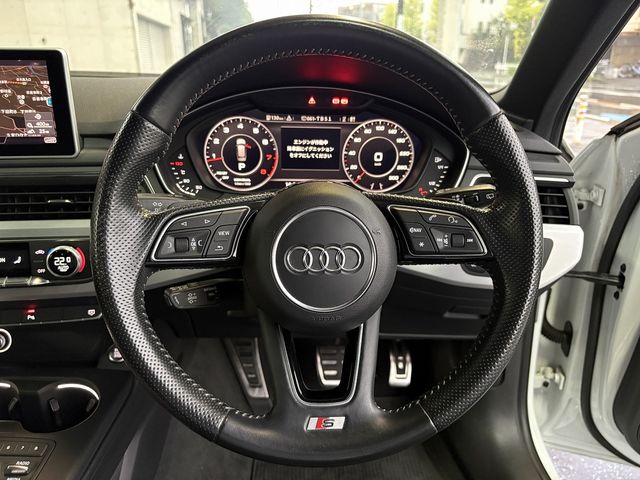 AUDI A4 AVANT