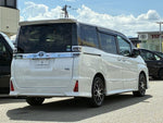 VOXY HYBRID