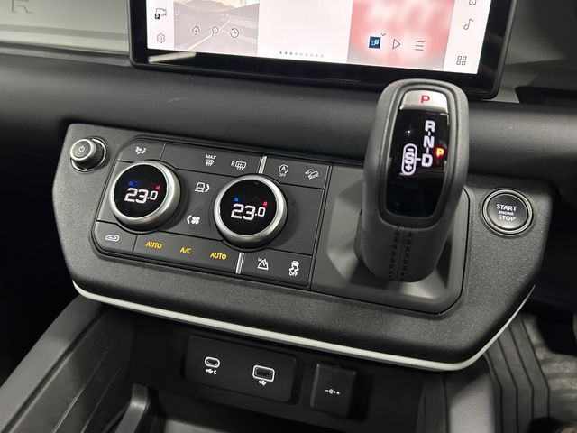 ROVER DEFENDER