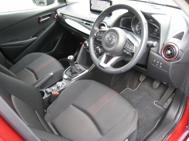 MAZDA2
