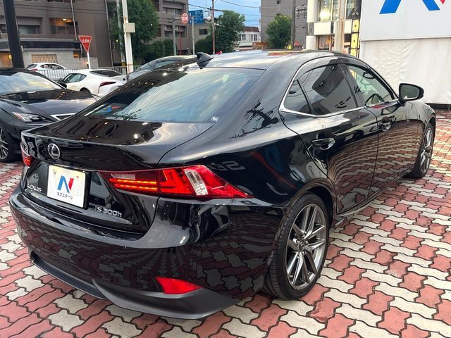 LEXUS IS300h