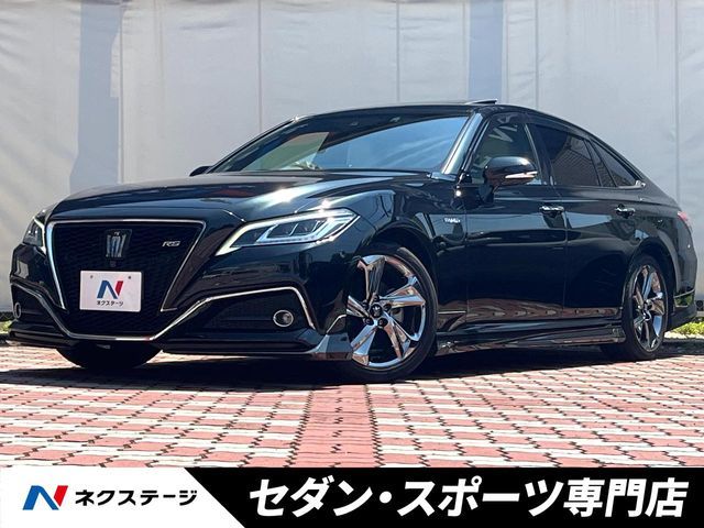 CROWN sedan hybrid