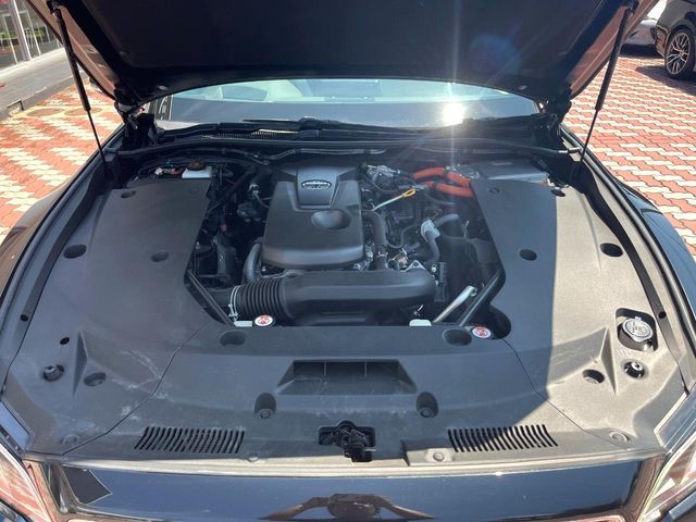 CROWN sedan hybrid