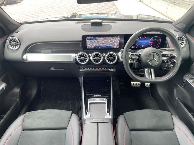 MERCEDES BENZ GLB