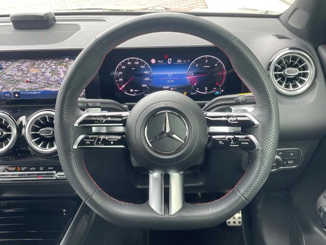 MERCEDES BENZ GLB