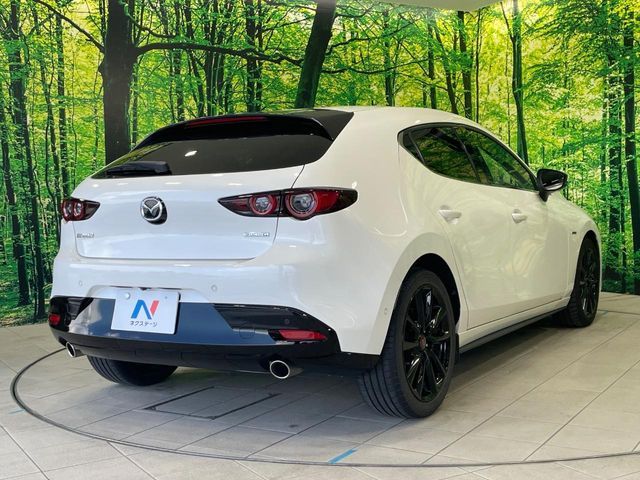 MAZDA3 FASTBACK
