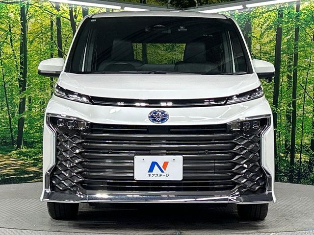 VOXY HYBRID 4WD