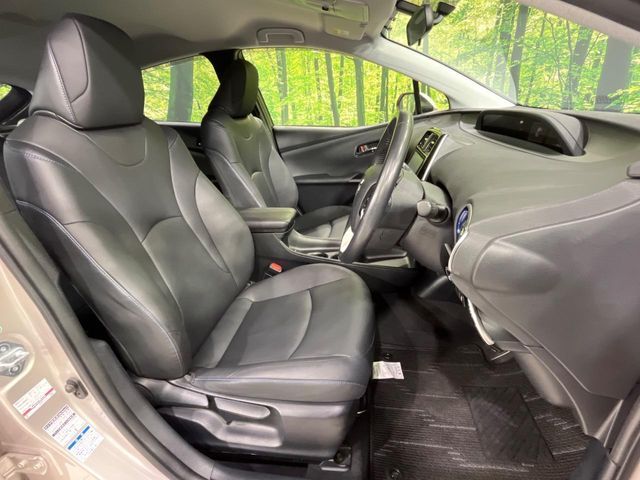 PRIUS 4WD