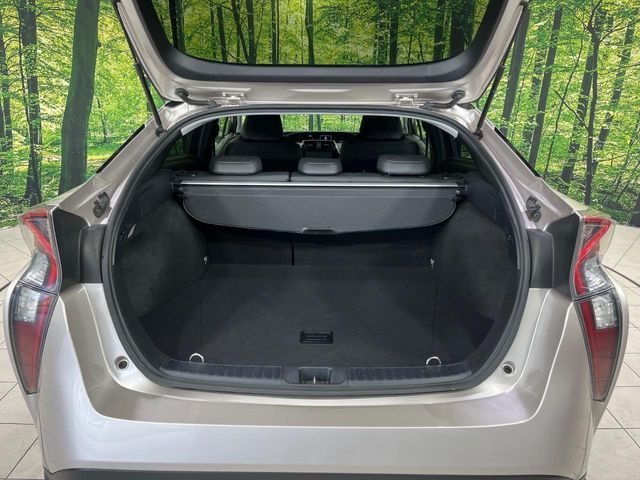 PRIUS 4WD