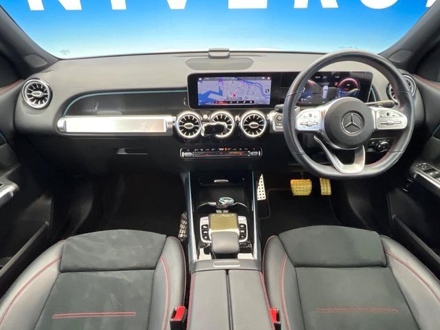 MERCEDES BENZ GLB