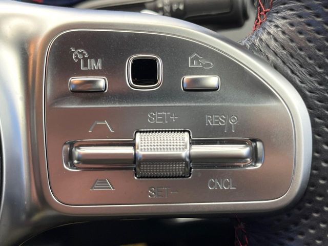 MERCEDES BENZ GLB